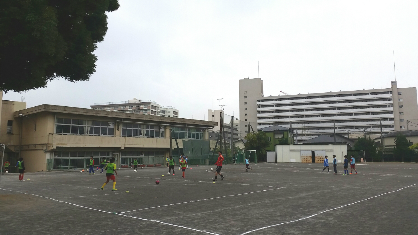 サッカーは雨でもやります！